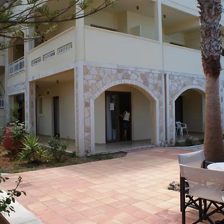 Sunny Aparthotel 3*